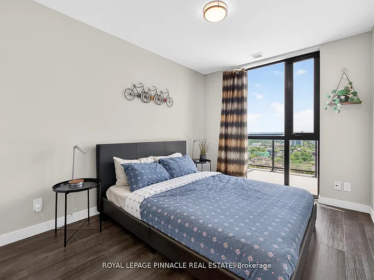 15 Queen St S #2303 — Photo 27