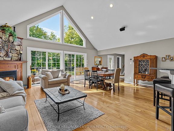 5th image of 298 McClennan Dr
