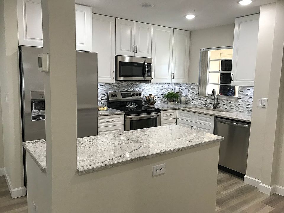 1st image of 506 47th Avenue Dr W