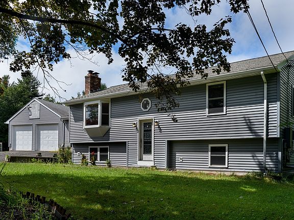 3rd image of 442 Rawson St
