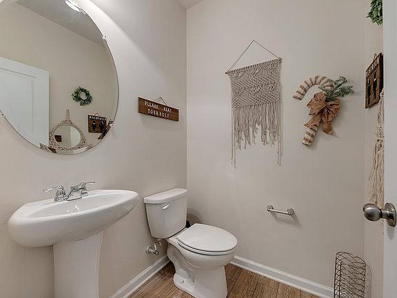 5th image of 441 Timberleaf Rd