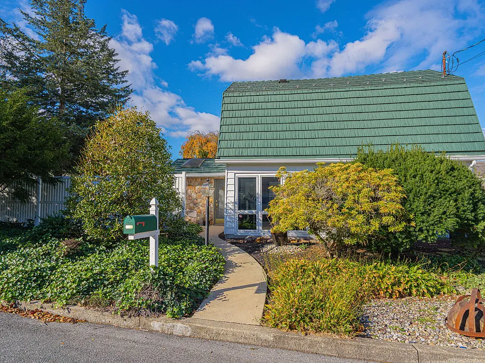 110 Arch St