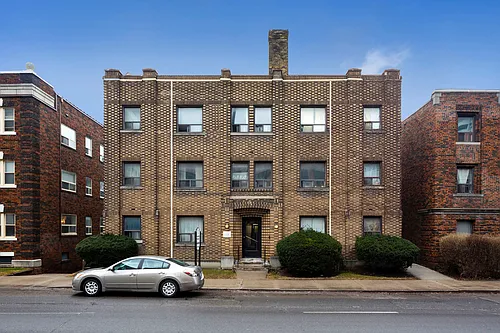 117 Eglinton Ave W #1 Photo 1