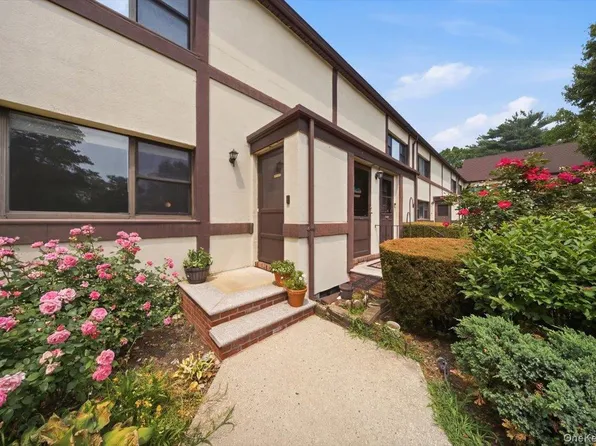 107 15th Street #F1, Garden City, NY 11530