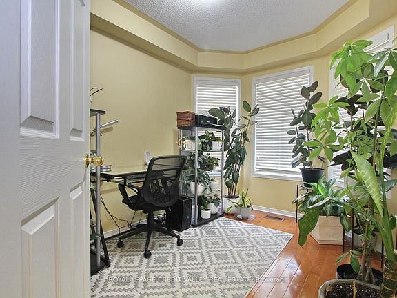 5th image of 4 Kanata Rd