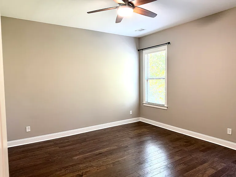 12105 Cameron Dr — Photo 14
