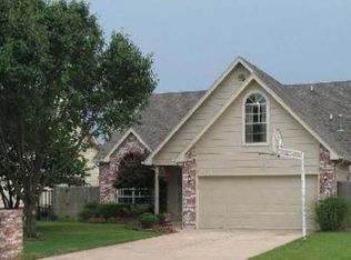 9506 E 97th St, Tulsa, OK 74133