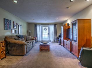 2 Mayfair Ln. #102, Nashua, NH 03063