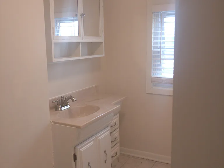 211 17th Ave NE #2 — Photo 8