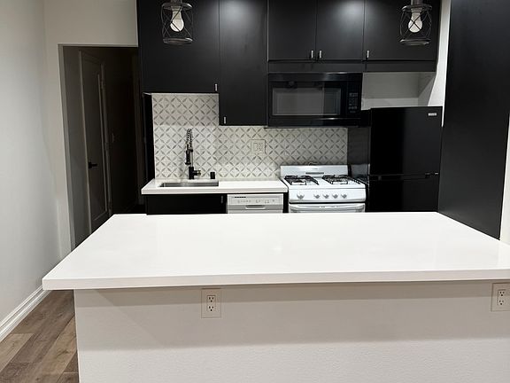 3rd image of 17200 Newhope St #125B