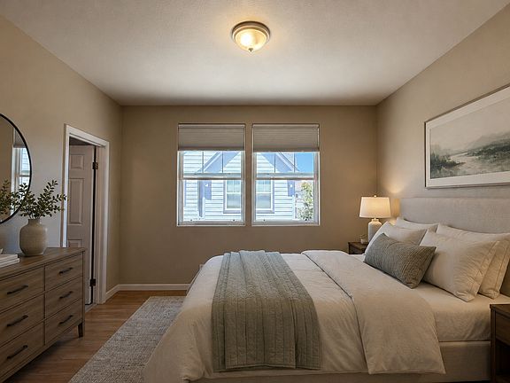 3rd image of 3933 Match Point Ave