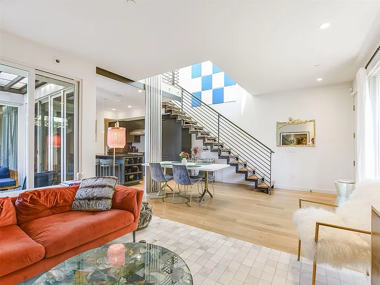 1603 Woodlawn Blvd #D — Photo 5
