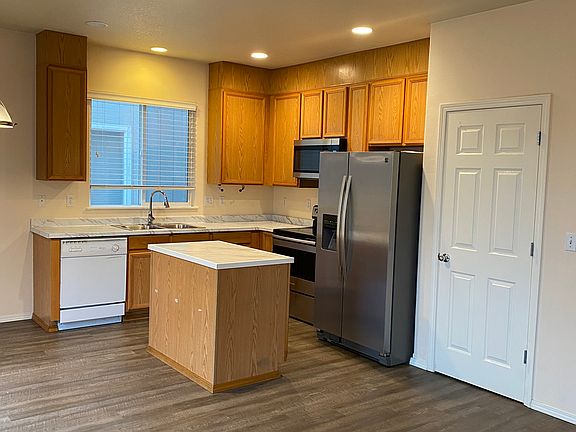 4th image of 7588 NE Curtis Ct