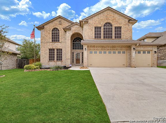 2nd image of 733 Bethpage Ct