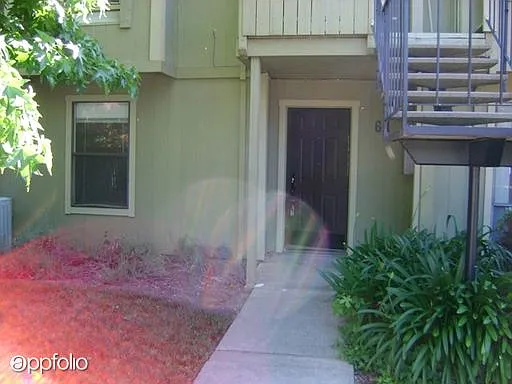 720 Sunrise Ave APT 34 photo 1