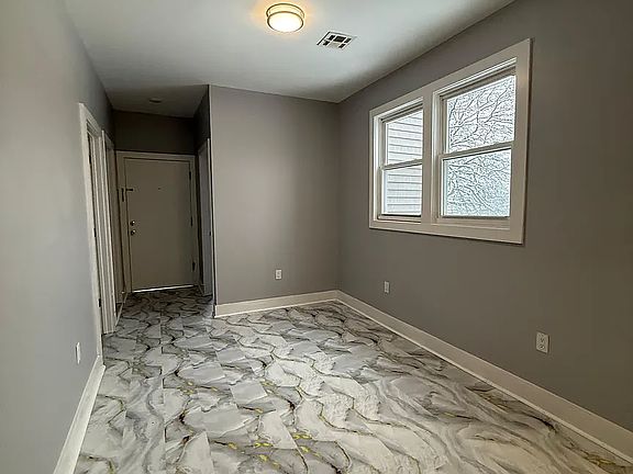 3rd image of 61 16th Ave #5C