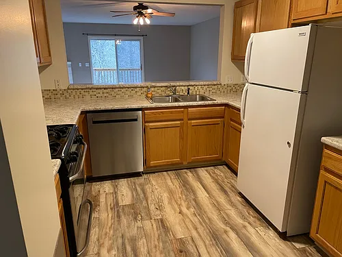 1776 Park Trl NE Photo 1
