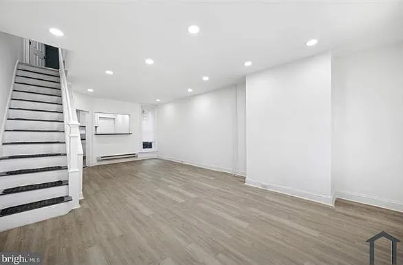 558 E Herman St #1 — Photo 3