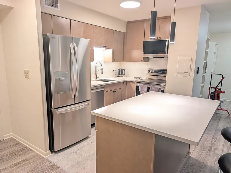 1516 Hinman Ave #804 — Photo 6