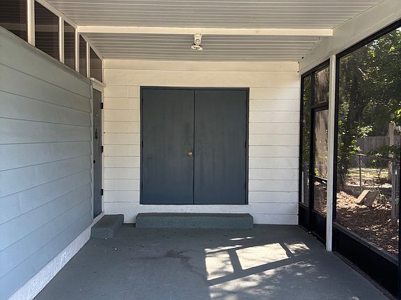 3rd image of 2814 W Averill Ave