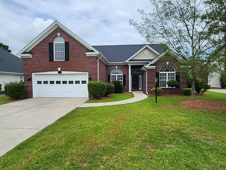 4 bed, 2300 sqft, $2,500 — Photo 1