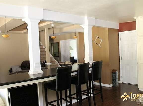 4th image of 827 W Bright Star St