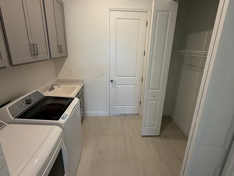 7760 Lakes Edge Ln — Photo 27