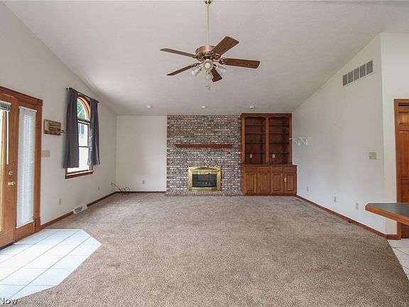 3rd image of 548 W 39th St