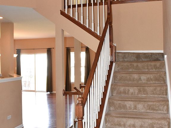 4th image of 1702 Fieldstone Ct #483