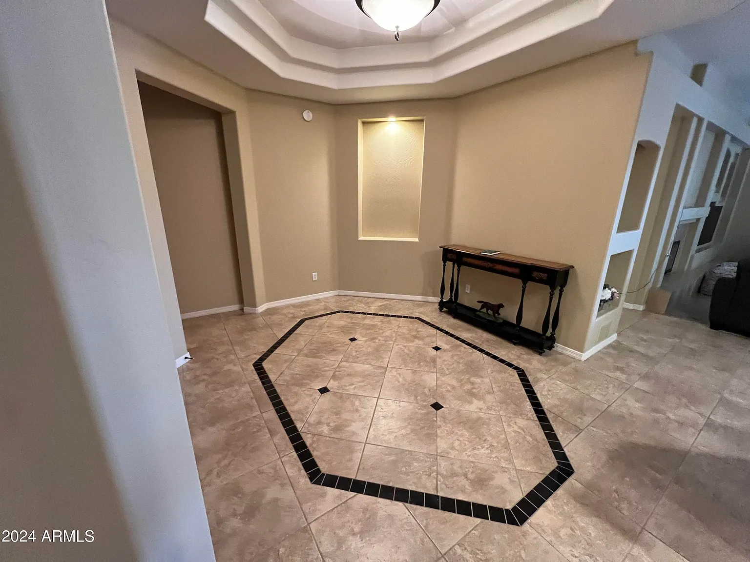 2 bed, 2.5 bath, 2840 sqft, $5,800 — Photo 4