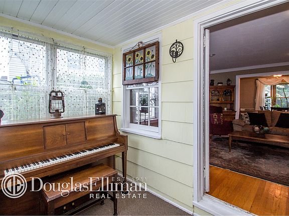 4th image of 106 Halsey Ave
