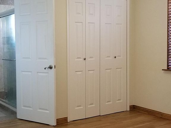 5th image of 4065 Jackson Ave #A