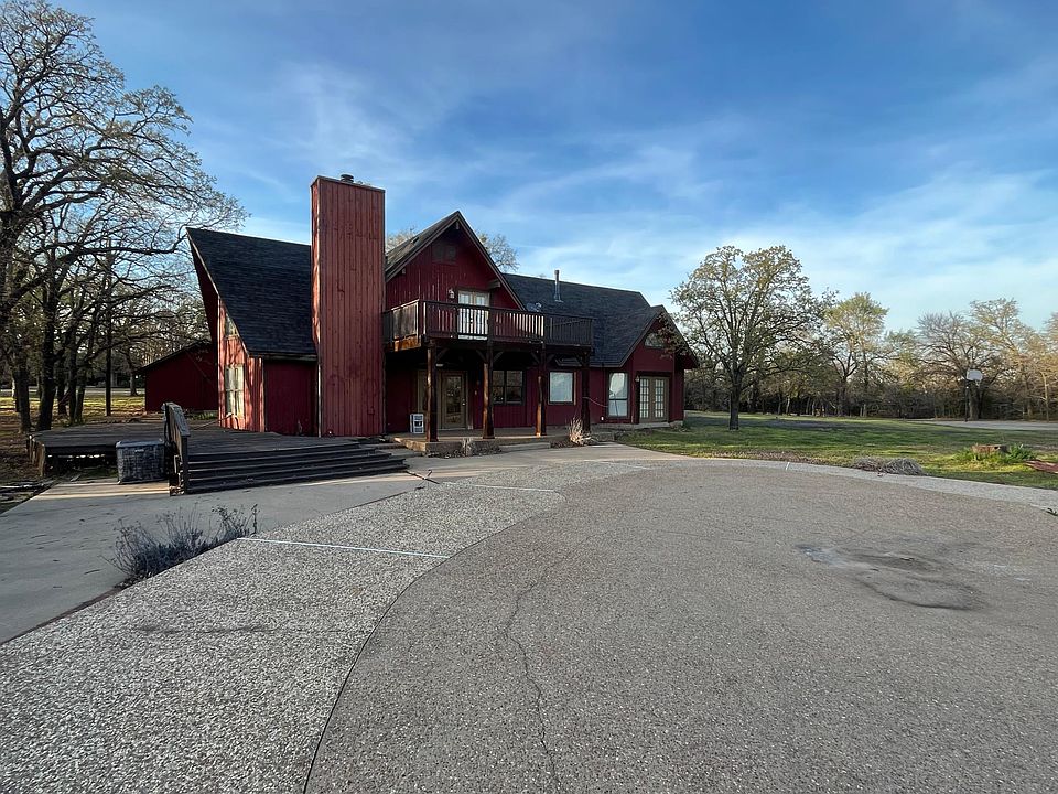 1st image of 10 Oak Bluff Dr