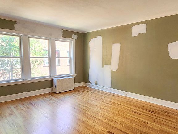 4th image of 6749 N Artesian Ave APT 2B