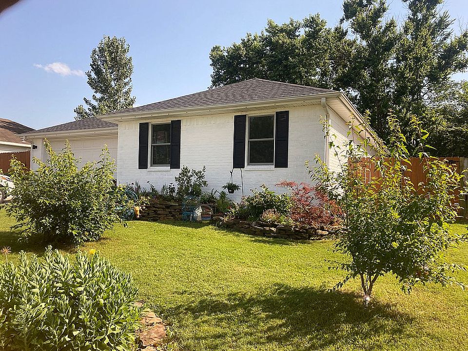 2nd image of 973 S Regency Dr