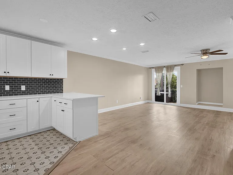 1365 Capri Dr — Photo 22