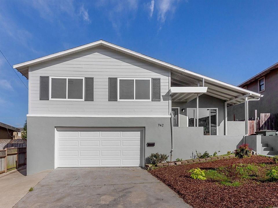 1st image of 742 Serra Dr