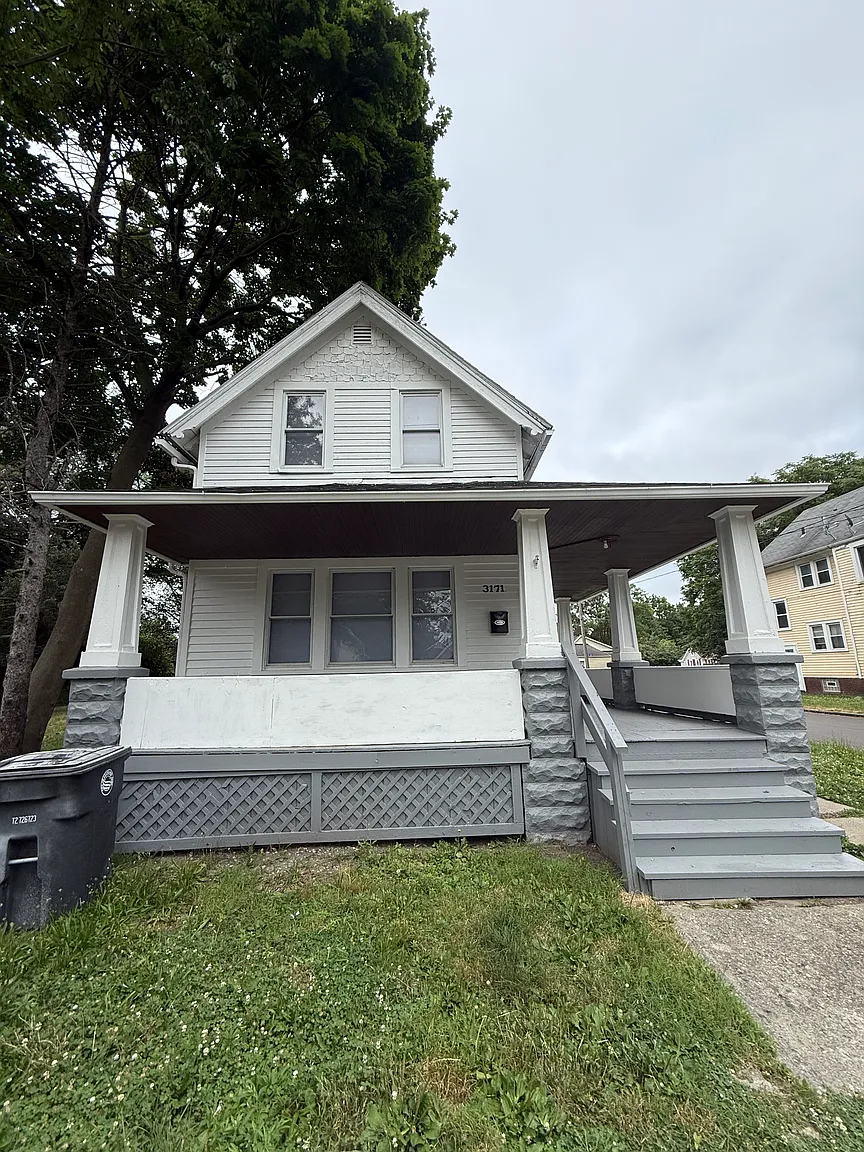 3171 W 50th St photo 1
