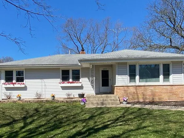 205 Michigan St E, Three Oaks, MI 49128