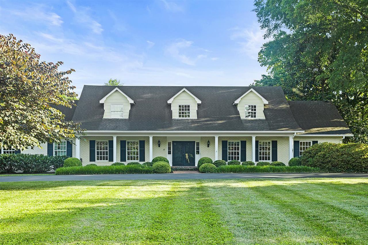 1435 Mount Ayr Cir, Bowling Green, KY 42103 Zillow