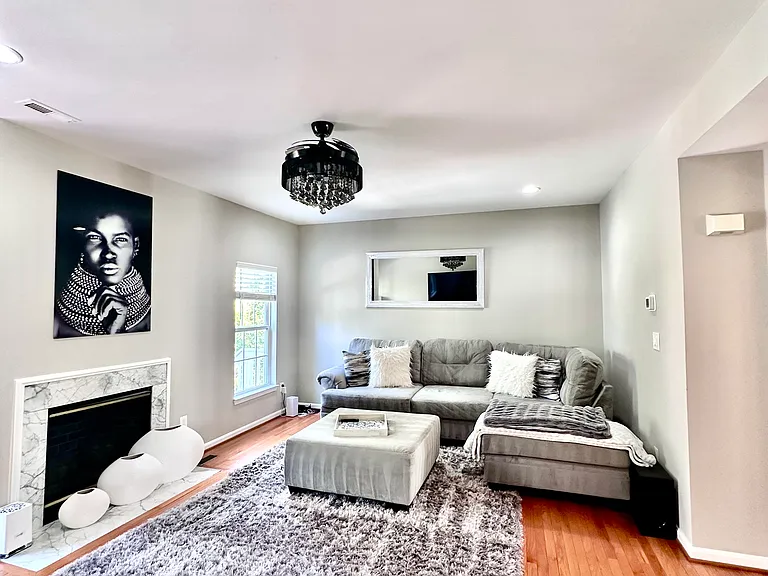 21950 Sugarland Oaks Sq — Photo 2