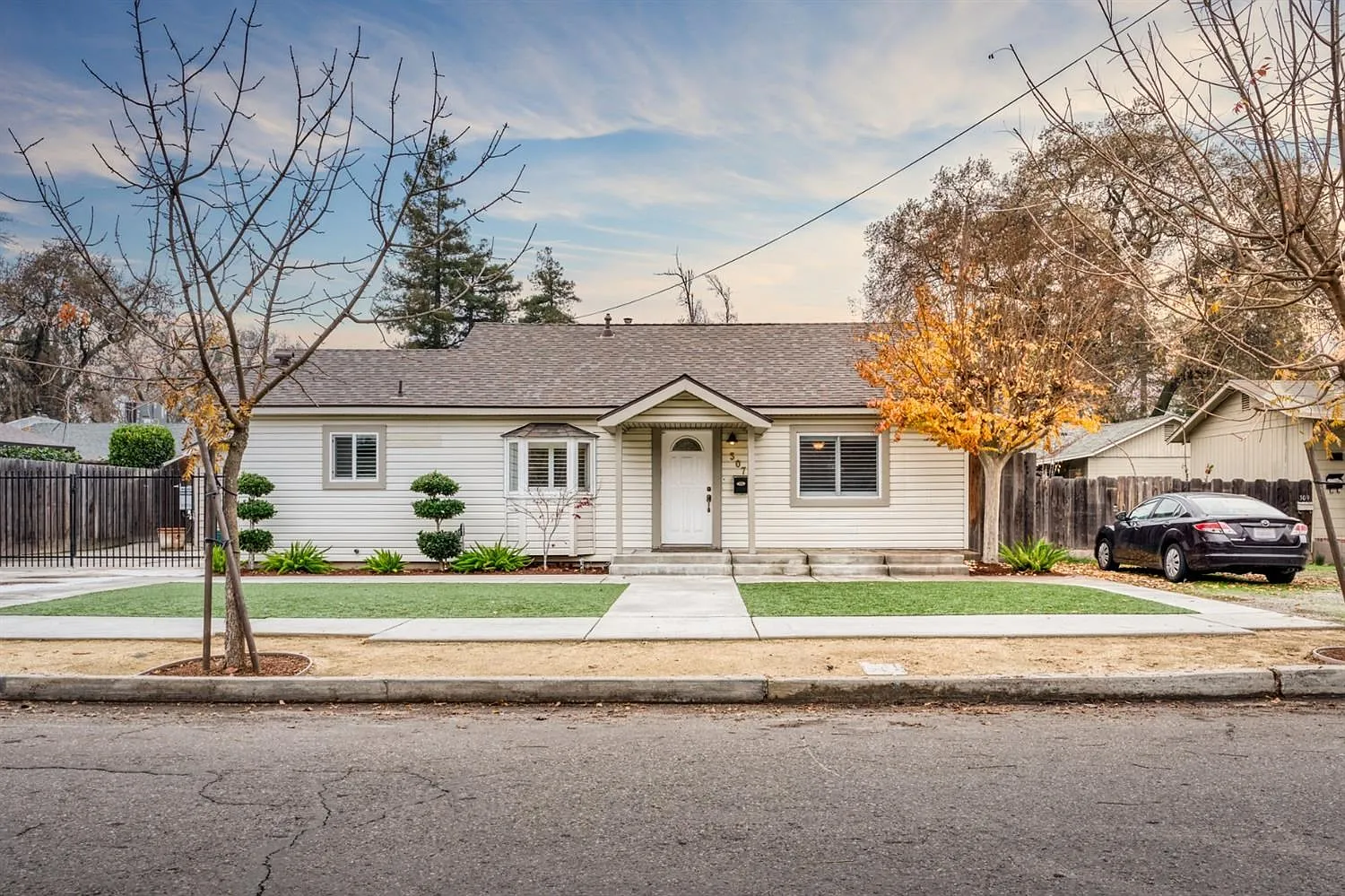 307 James St photo 1
