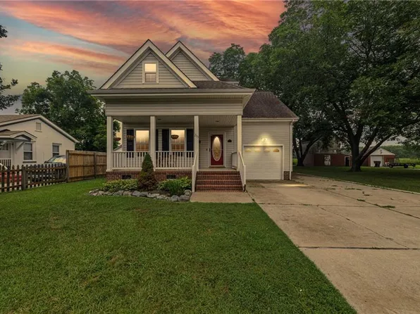 233 Cary St, Smithfield, VA 23430