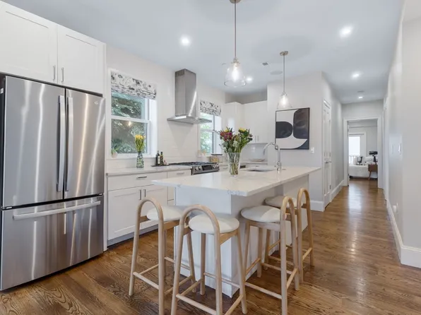 1650 Columbia Rd #2, Boston, MA 02127