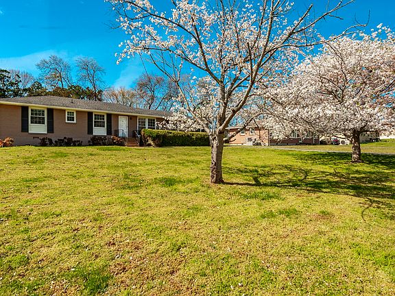 2nd image of 120 Roberta Dr