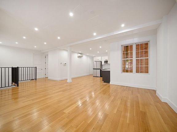 5th image of 204 W 140th St #1-D