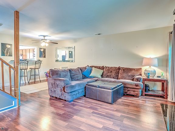 2nd image of 18 Canterbury Cir