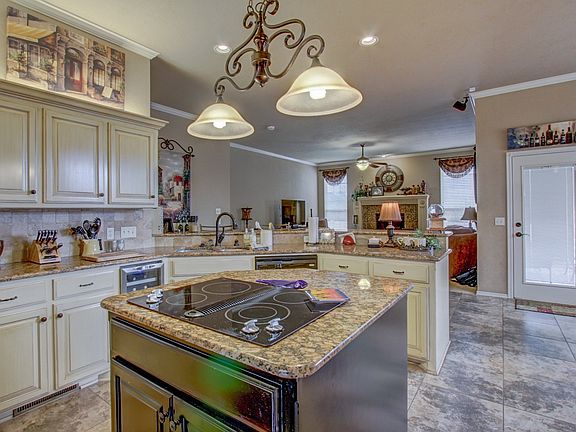 3rd image of 15401 Sugar Loaf Dr