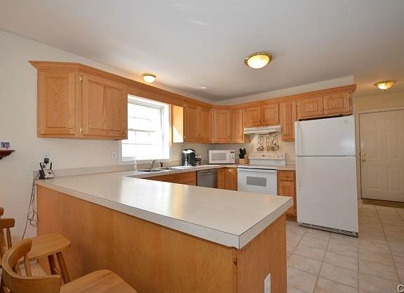 5th image of 735 Long Hill Ave
