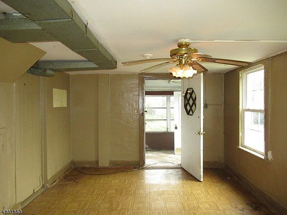 5th image of 47 Harrison St